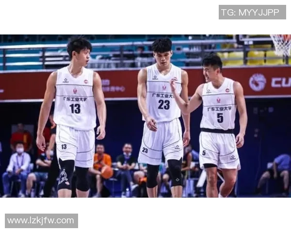 武汉篮球队心理素质强劲跻身全国前四名展现团队实力与潜力